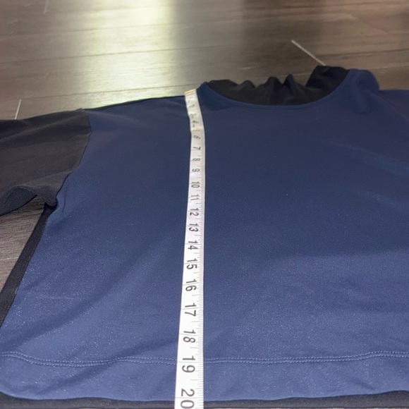 Athleta Venice Colorblock Crop Mockneck Sweatshirt Size Small Navy/Black - Picture 10 of 13